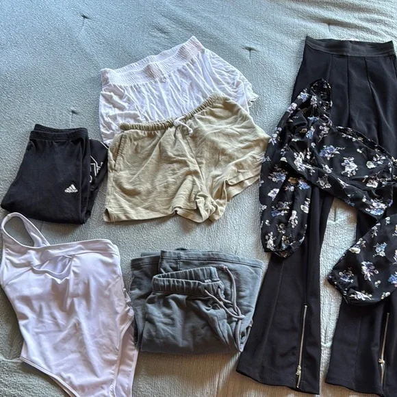 7 pieces Clothing Set Adidas Black leggings, Zara pants, swimsuit, shorts & more - Picture 7 of 7